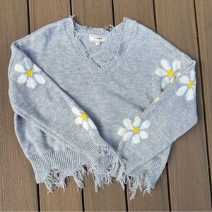 Wild Fable Light Gray V-Neck Sweater with Daisy Pattern